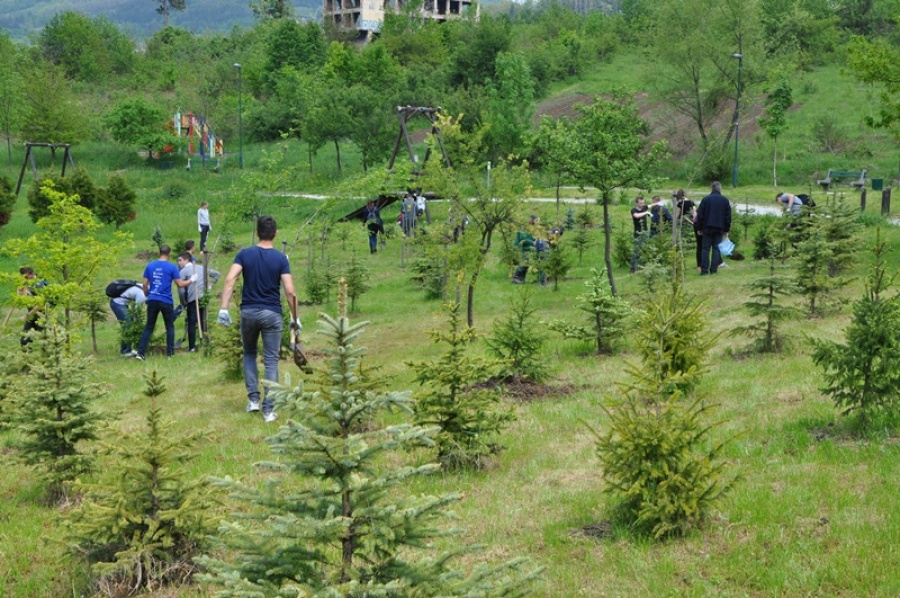 gradski park jezero uredjenje sep 20 18